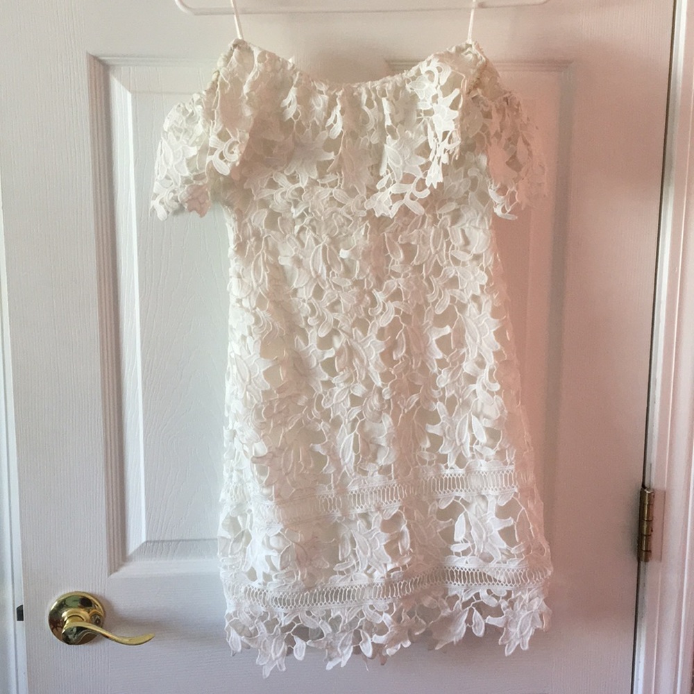 ASTR XS lace mini white dress